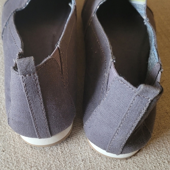 G.H. Bass & Company Gray Canvas Flats Slip Ons Size 7M Casual Shoes - Picture 4 of 6